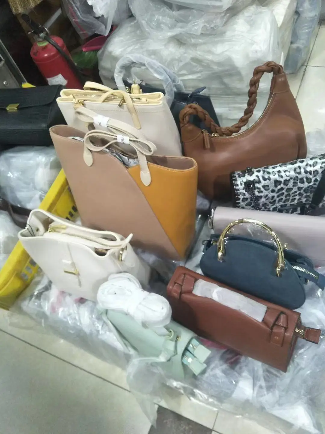 Mu Branded Bags Handbags Sports Backpacks Schoolbags Used Bags In Bales