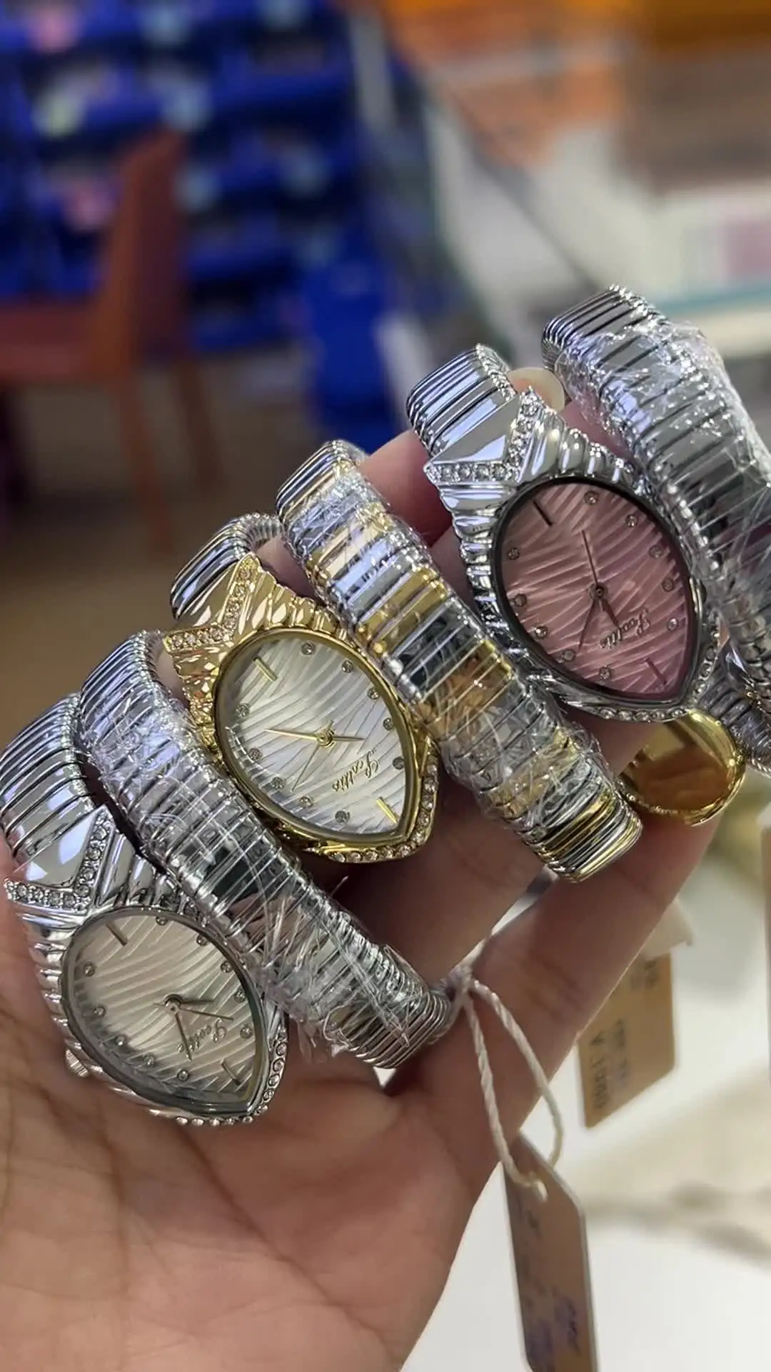 Scottie 9779 Women's Watch - Fashion, Luxury, and Temperament