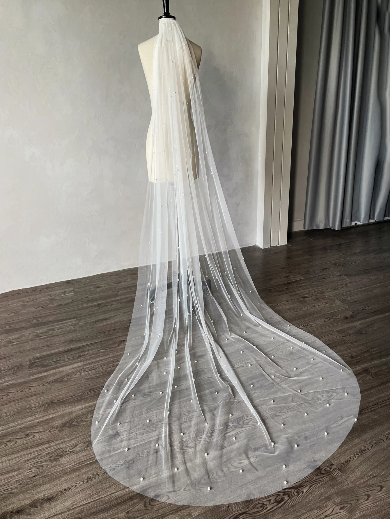 Vintage Double Layer Bridal Lace Applique Trailing Church Wedding Veil WV1006