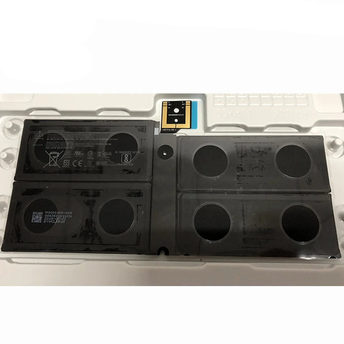 iFixit Surface Pro 7 battery replacement toolkit with thermal mat and precision screwdrivers