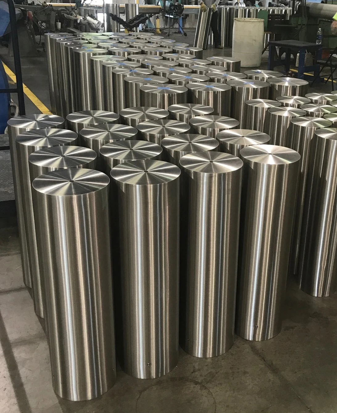 Outdoor 316ss Stainless Steel Satin Finish Sloped Top Traffic Security