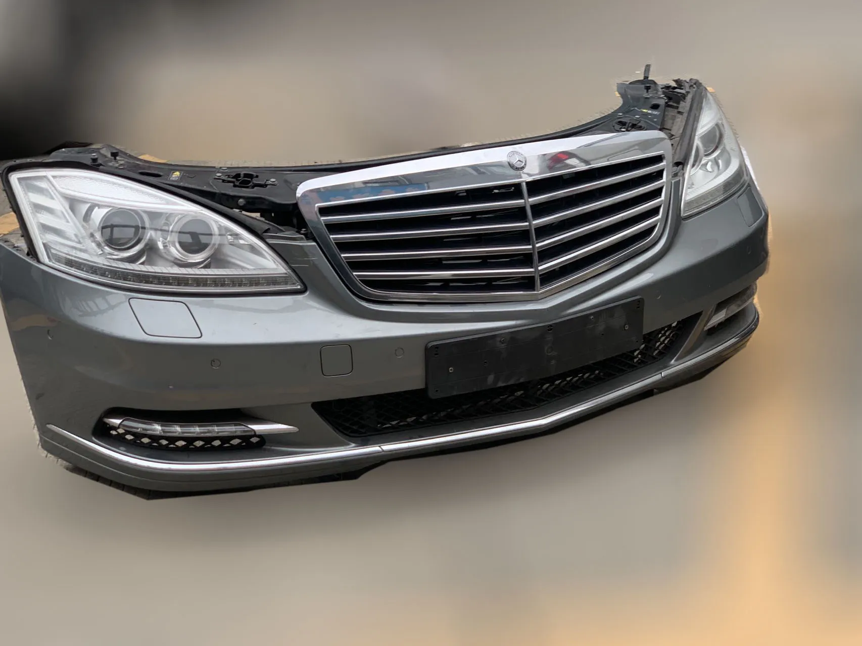 Suku Cadang Mobil Bumper Depan Rakitan 2005-2013 Untuk Mercedes Benz ...