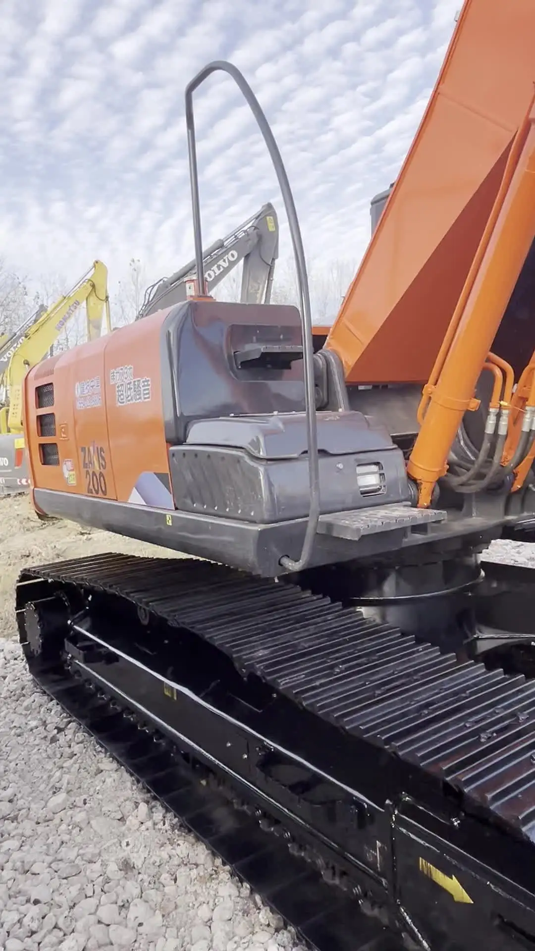Used Japan Excavator 20 Ton Hitachi Zx200 Second Hand Crawler