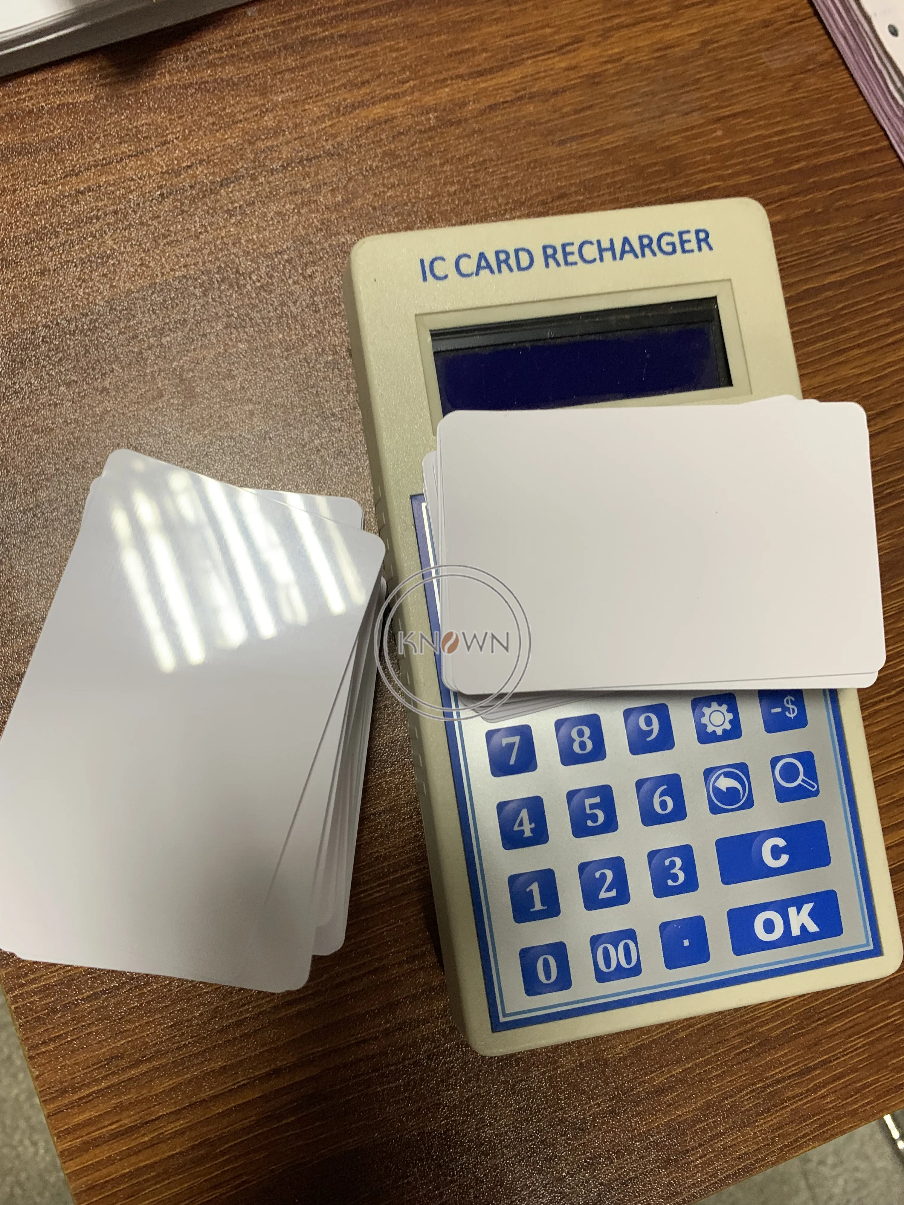 Hot Selling Coin And Bill Acceptor 200gpd Purified Water Vending