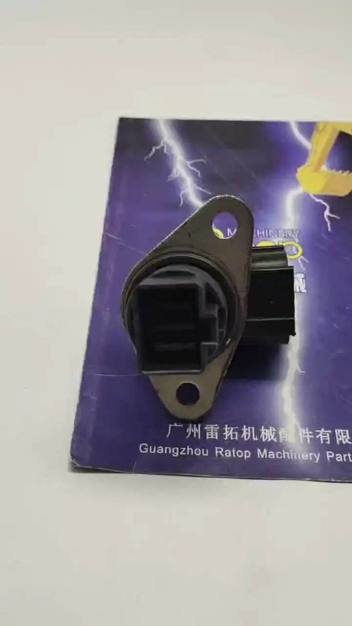 SK200-8 VHS825601200 S8256-01200 ELEC Connector for J05E Engine