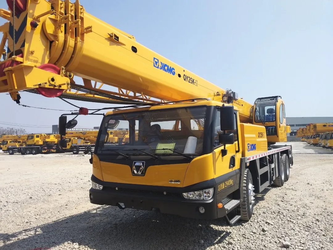 中国低价 25 吨 qy25k 汽车移动式起重机出售