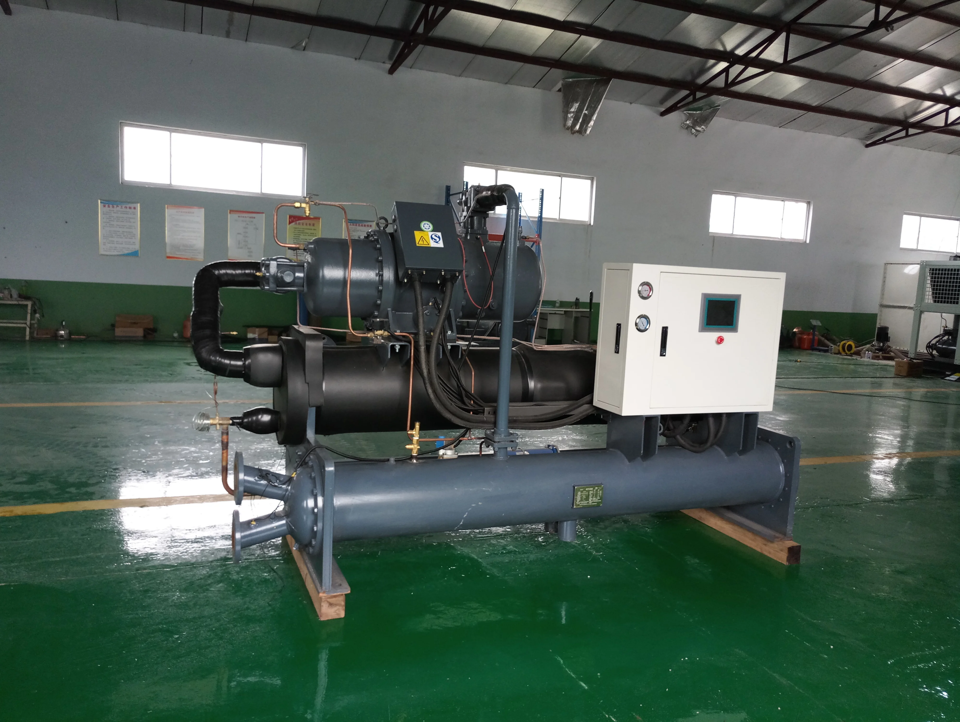 水冷螺杆冷水机组图片