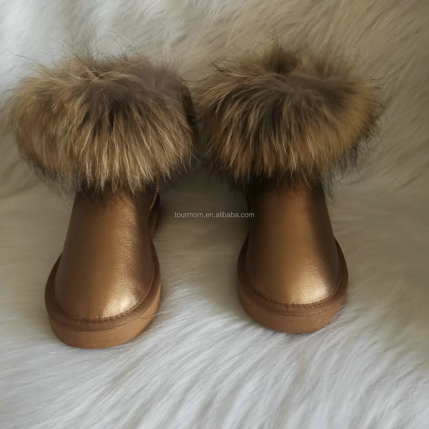 golden fur boot  (1).jpg