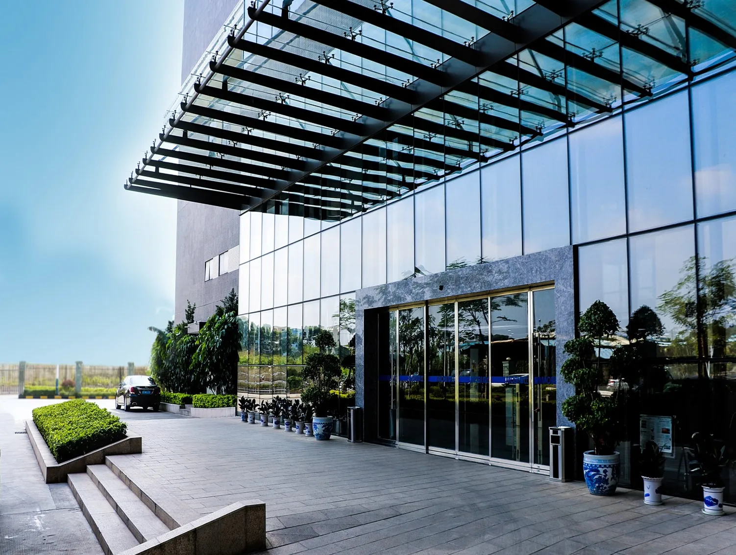 Eaton Ups Global Brand 93pr Series Eaton 1580kva 380/ 400/415v Eaton