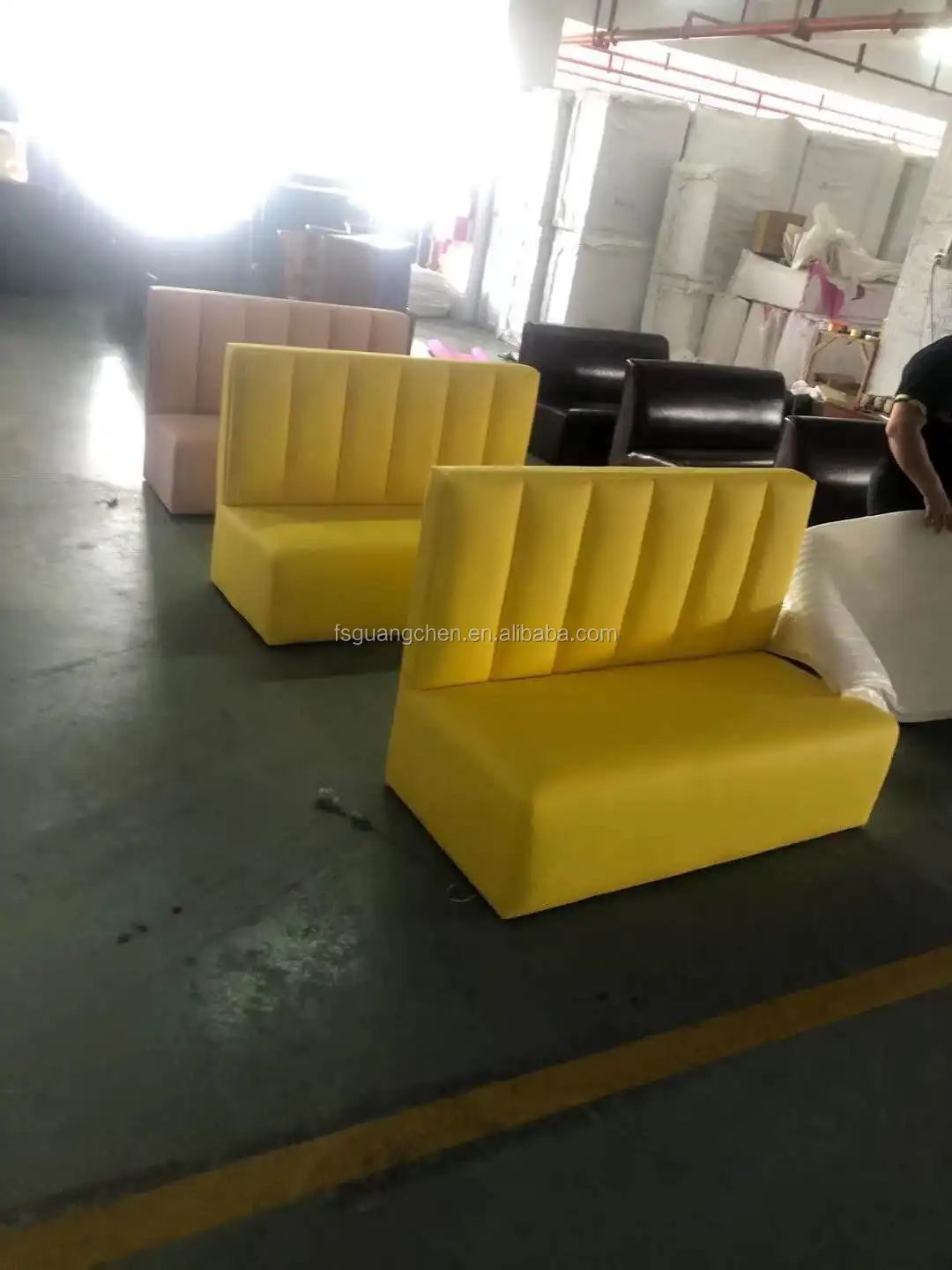 Modern New Design Restaurant Sofa Booths Indoor Club Furniture Table