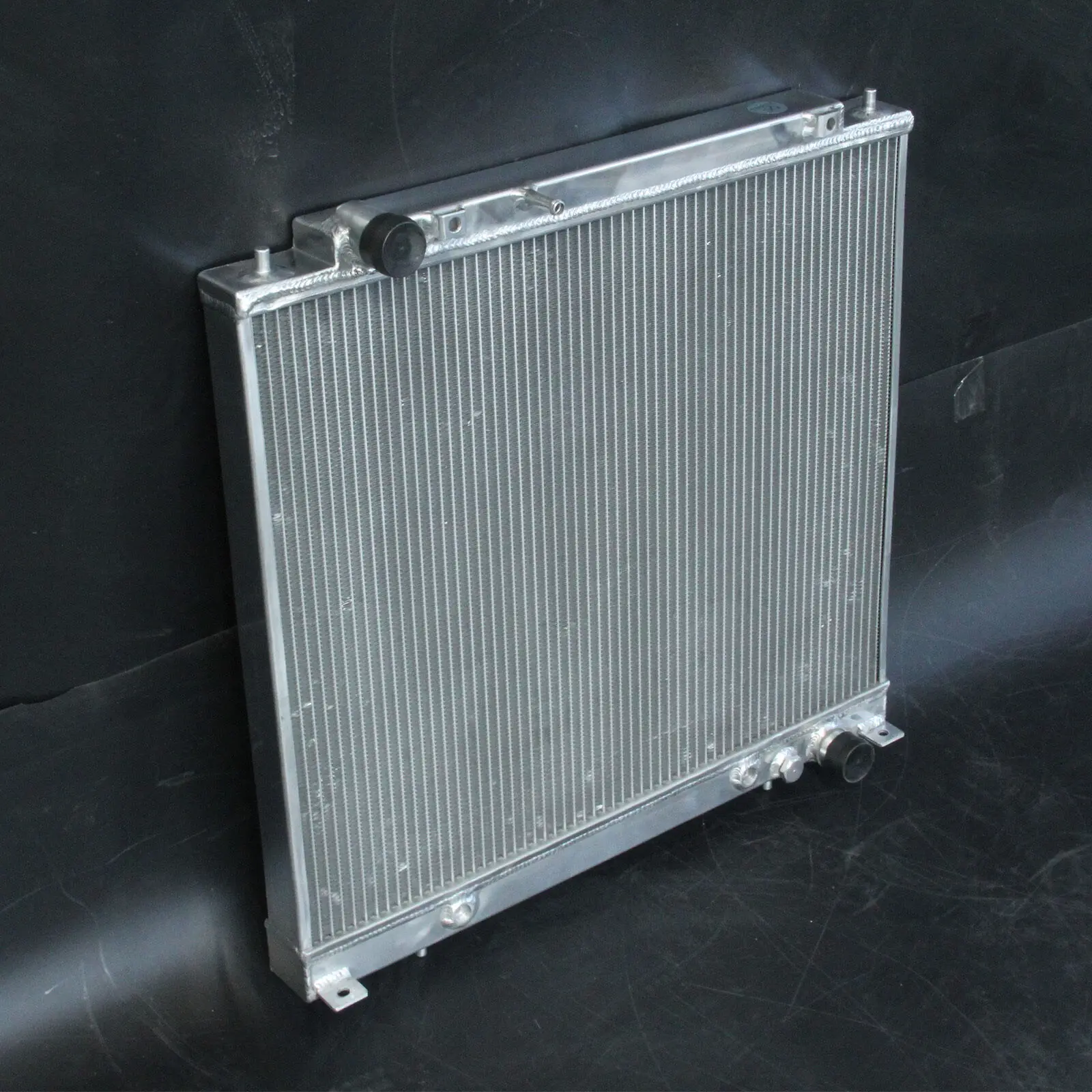 项目描述 铝汽车散热器