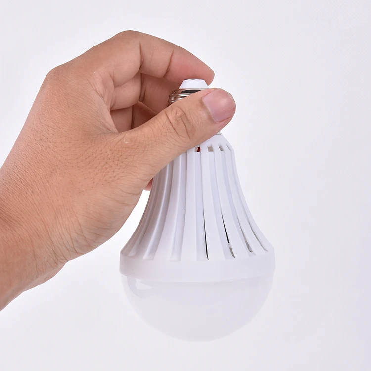 China Manufacturers cheap wholesale new 15W 90lm white led emergency light bulb smart led light bulb