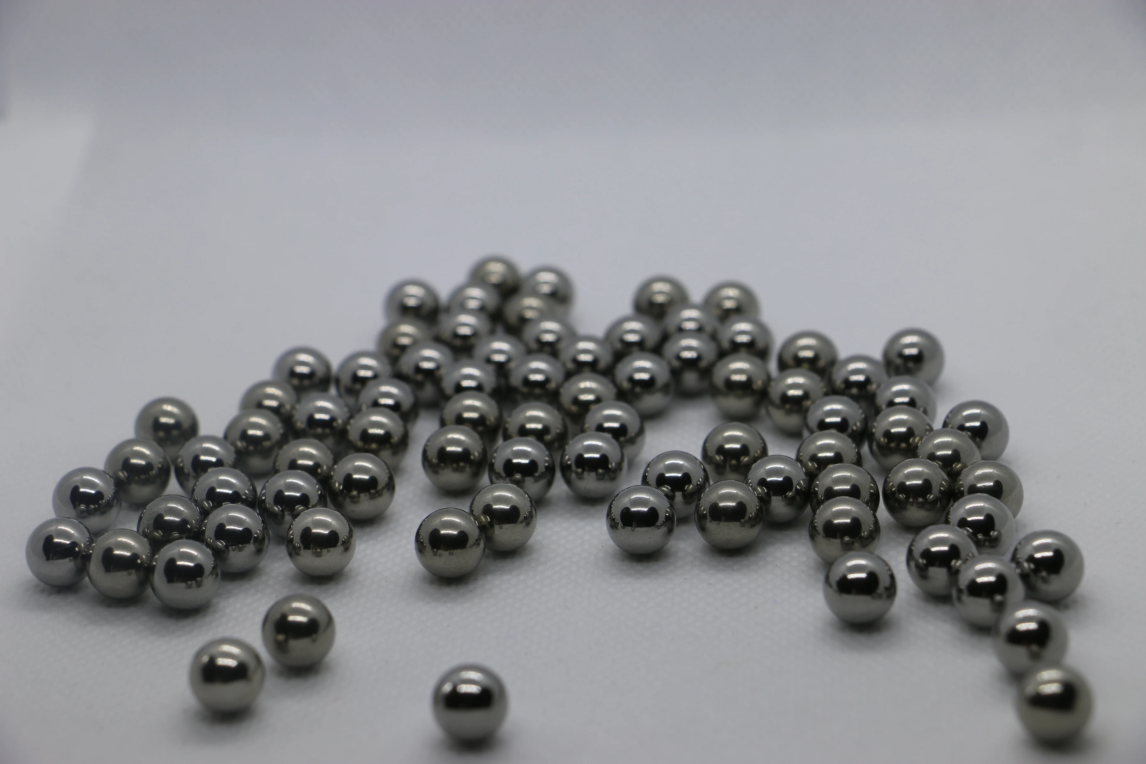 High Precision 0.8mm 1mm 2mm 3mm 4mm 5mm 6mm Carbon Steel Ball For