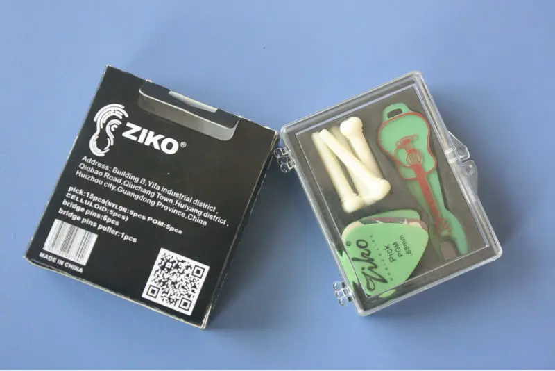 guitar pick back side .jpg