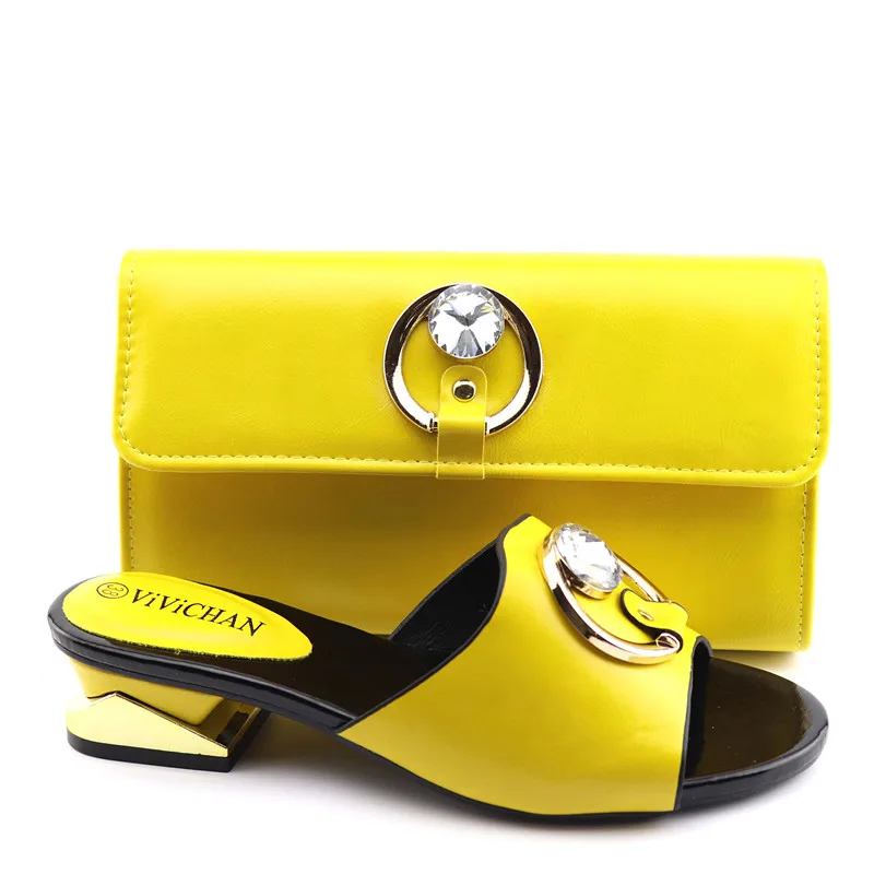 matching yellow shoes and bag