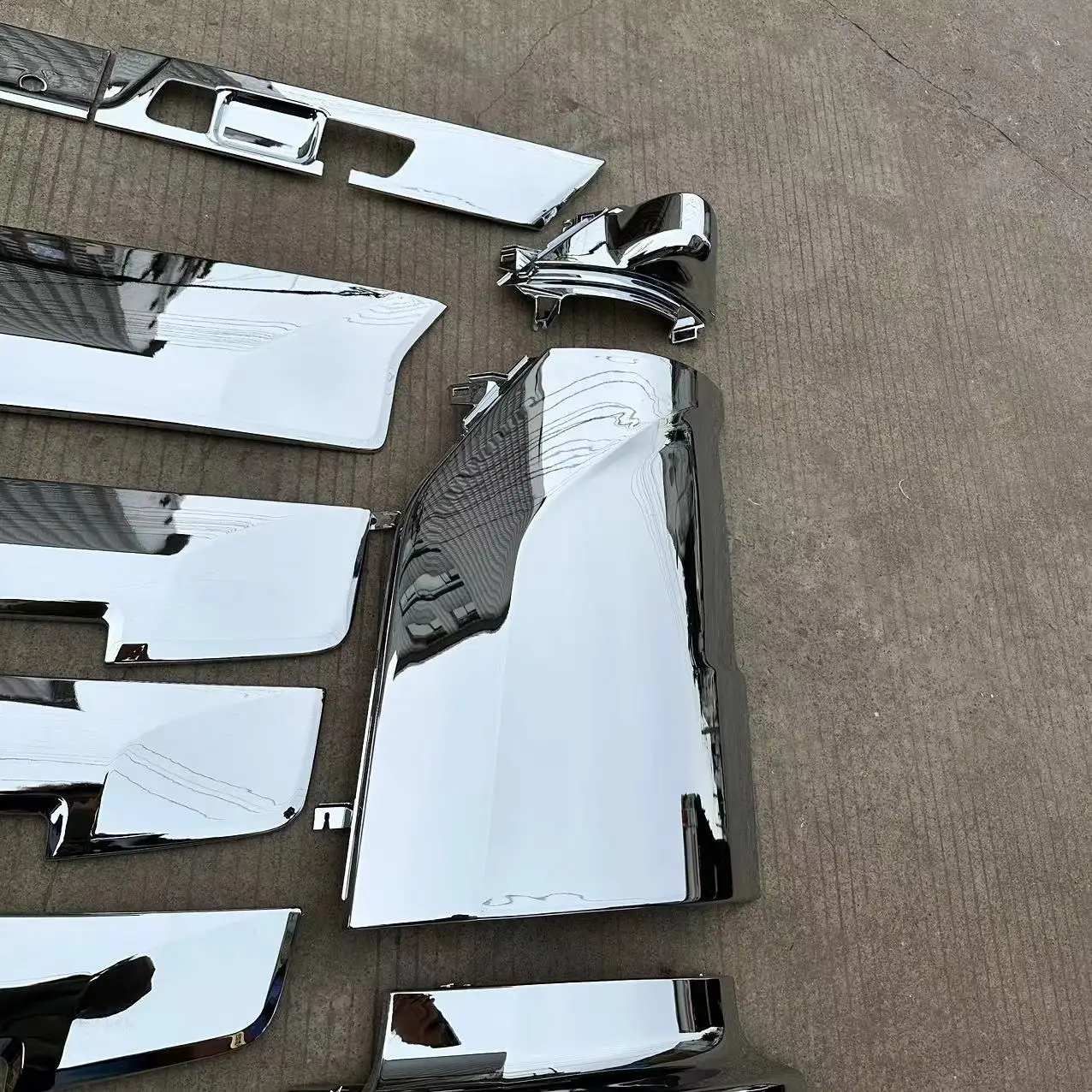 Japanese Truck New Hin 700 Chrome-plated Body Kit Combination factory