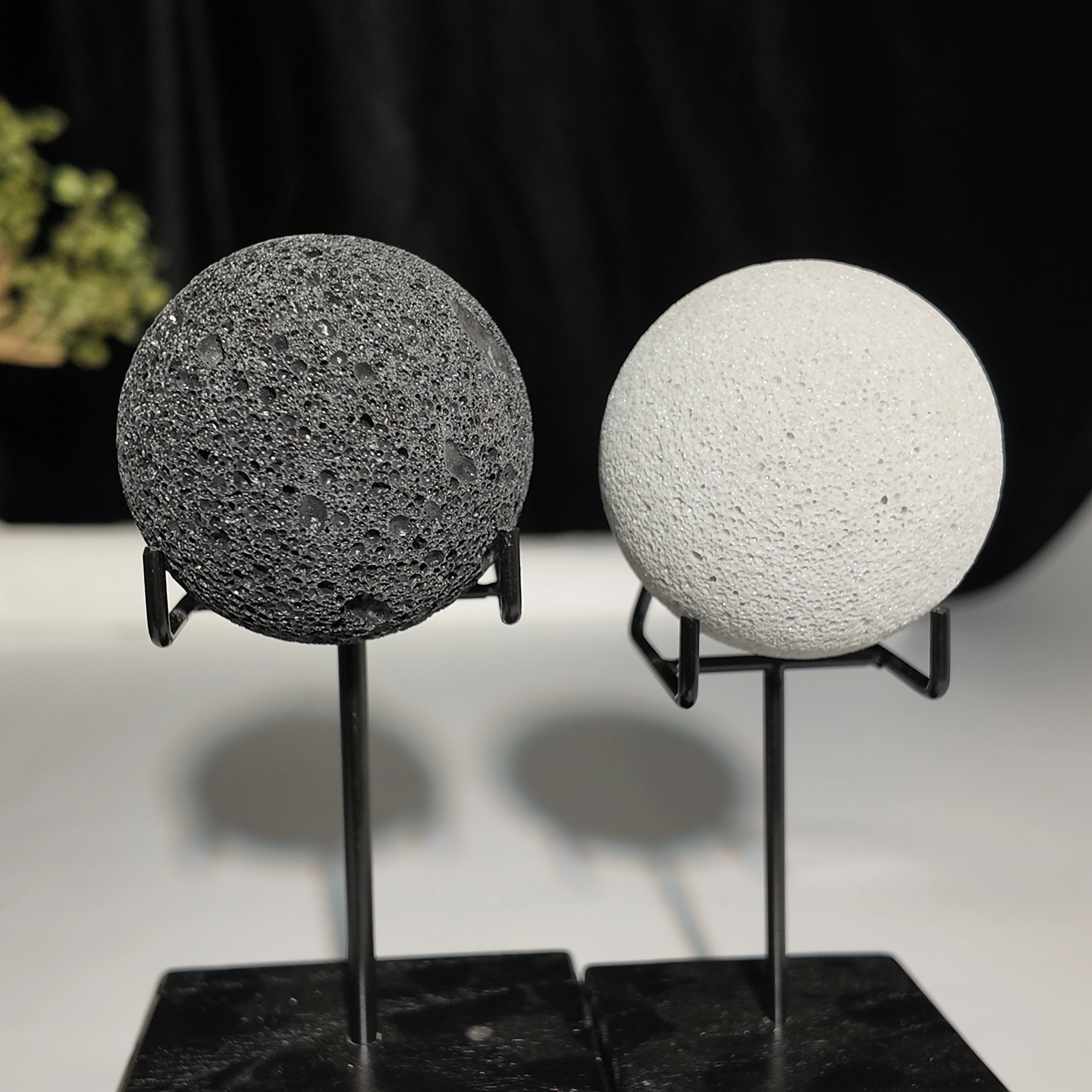 Factory Direct Supply Lava Rock Oil Diffuser Stone Polished Surface Fresh Air Black/Red Color manufacture