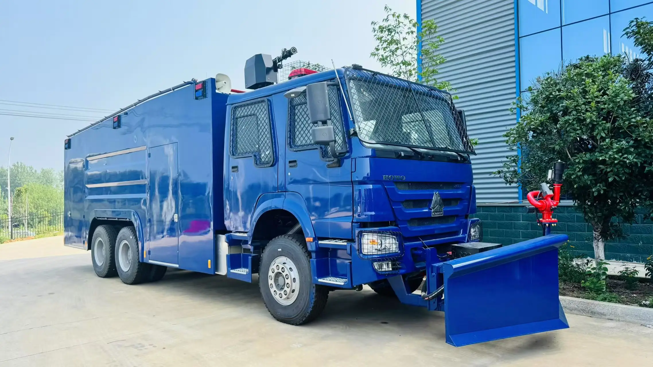 product sinotruk howo 6x4 high quality new cheap  foam high pressure fire truck water tank vehicle-1