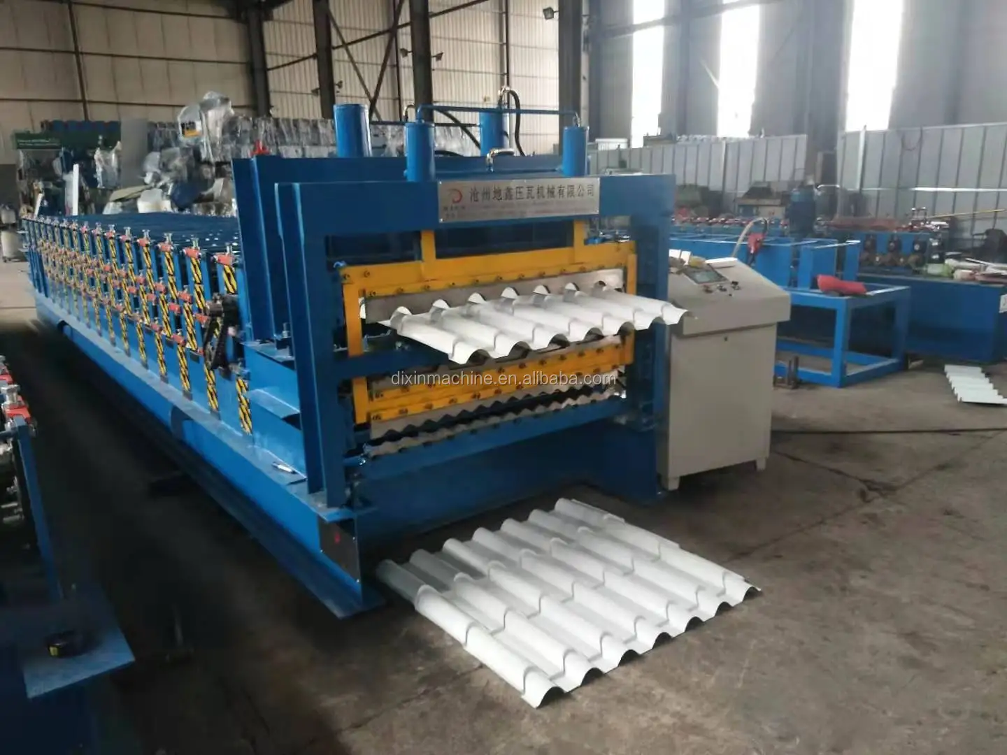 Three Layer Corrugated Roof Tile Roll Forming Machine Aluminum Metal Roofing Sheet Making Machine