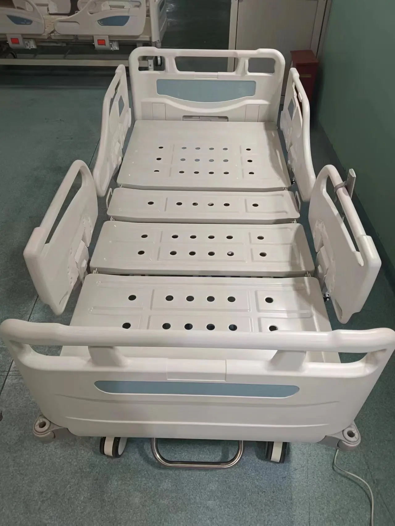 Nursing 5 Function Electric Hospital Bed Home Patient Care Bed Electric