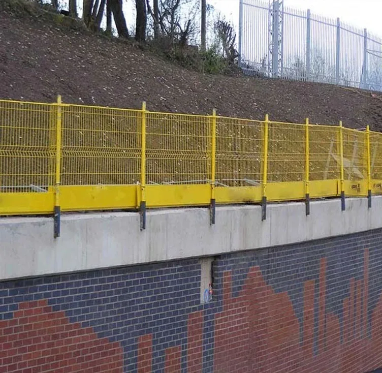 Professional on the mesh barrier panel