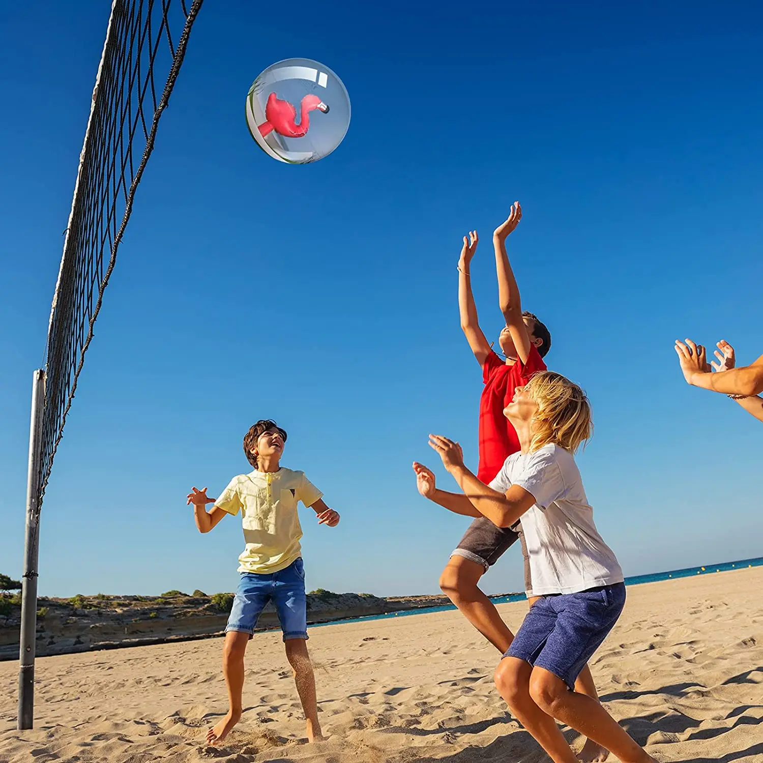 Волейбол игра детей. Пляжный волейбол дети. Детский волейбол на пляже. Волейбол на пляже. Дети играют в волейбол.