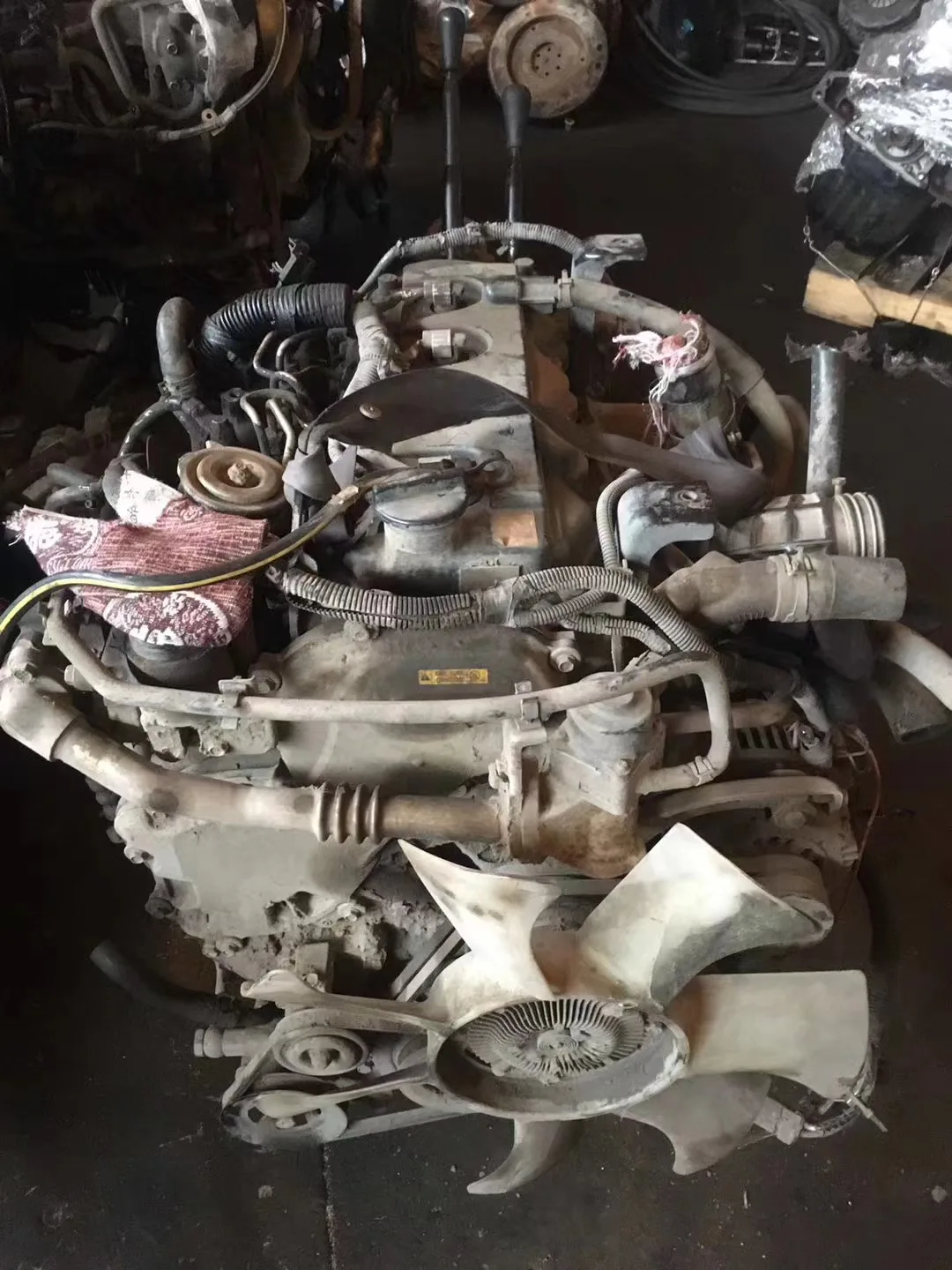 Good Condition USED GENUINE YD25 DDTI Car Engine in good condition used for Navara D40 ZD30 QD32T 4X4 TD42T FD42 FD46 JEEP SUV