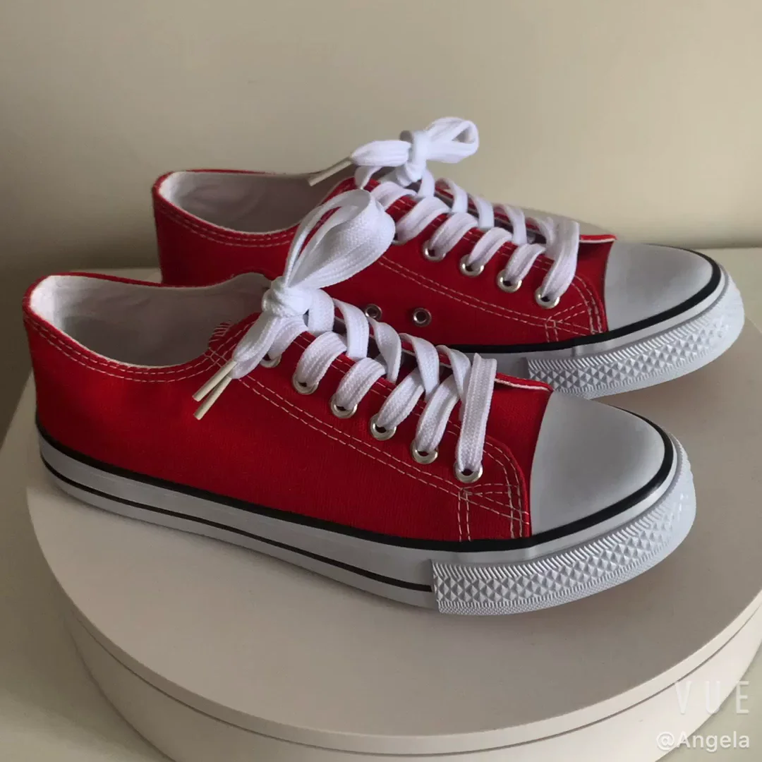 flat white canvas shoes