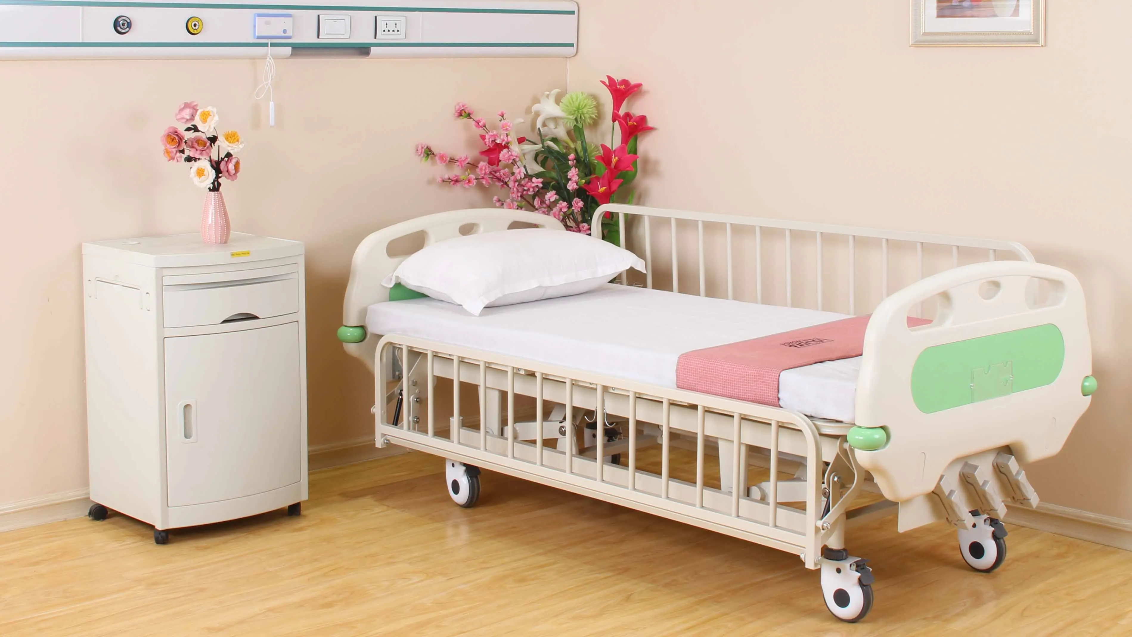 热销儿童医疗床三曲柄手动医疗儿科山rom医院病床出售