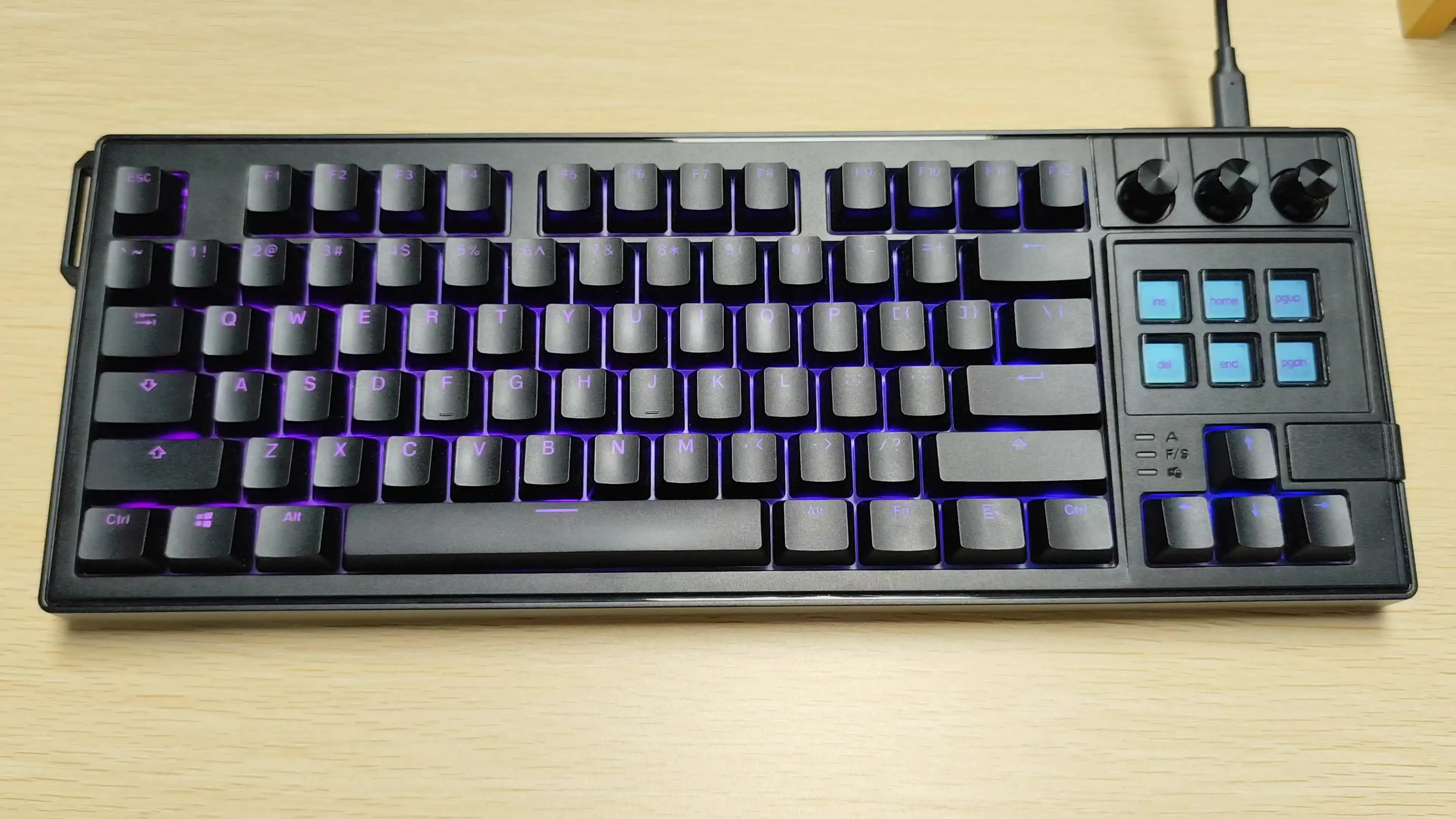 MiraBox K1 Pro メカニカルキーボード LCDキー搭載 ストリームデッキ