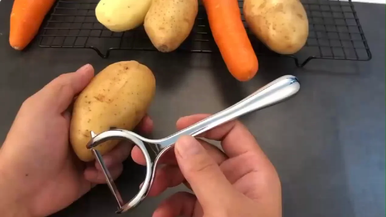 Kitchen tool Stainless Steel fruit and vegetable peeler