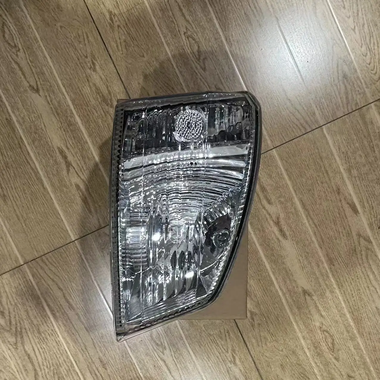 GHCD Yellow/white New Product High Quality Factory Price Japanese Truck Hin Victor Bulb-type Corner Lamp supplier