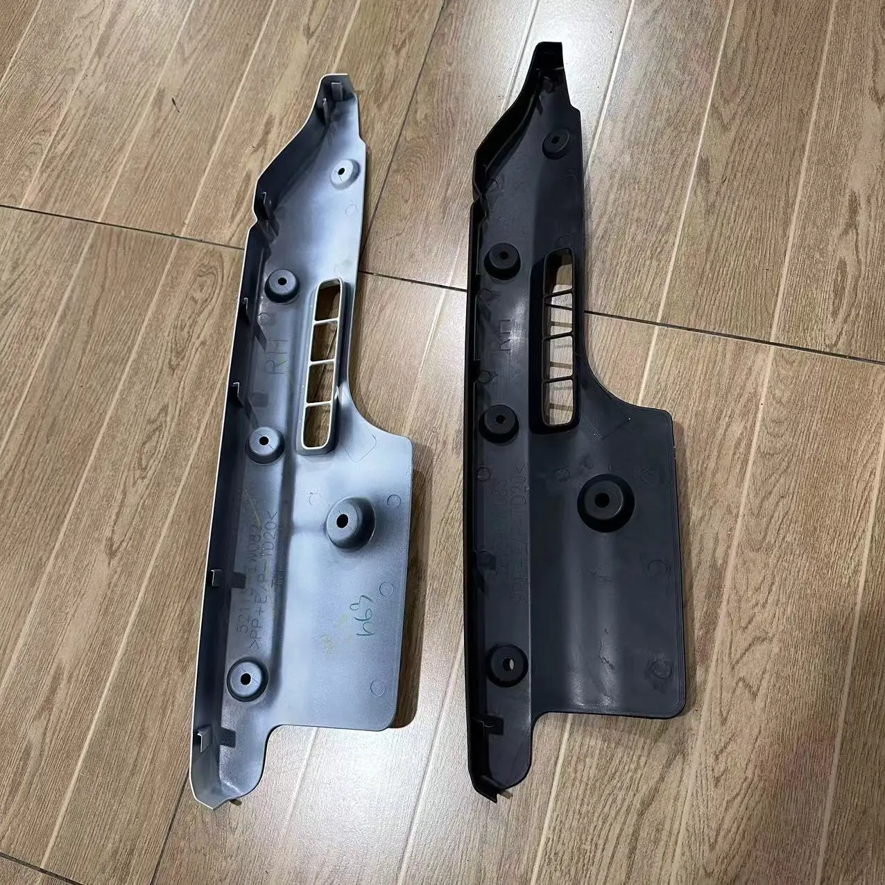 GHCD Hot Product/factory Price/high Quality Japanese Truck HIN VICTOR 2014 Year's High Cabin Black&white  Bumper Corner supplier
