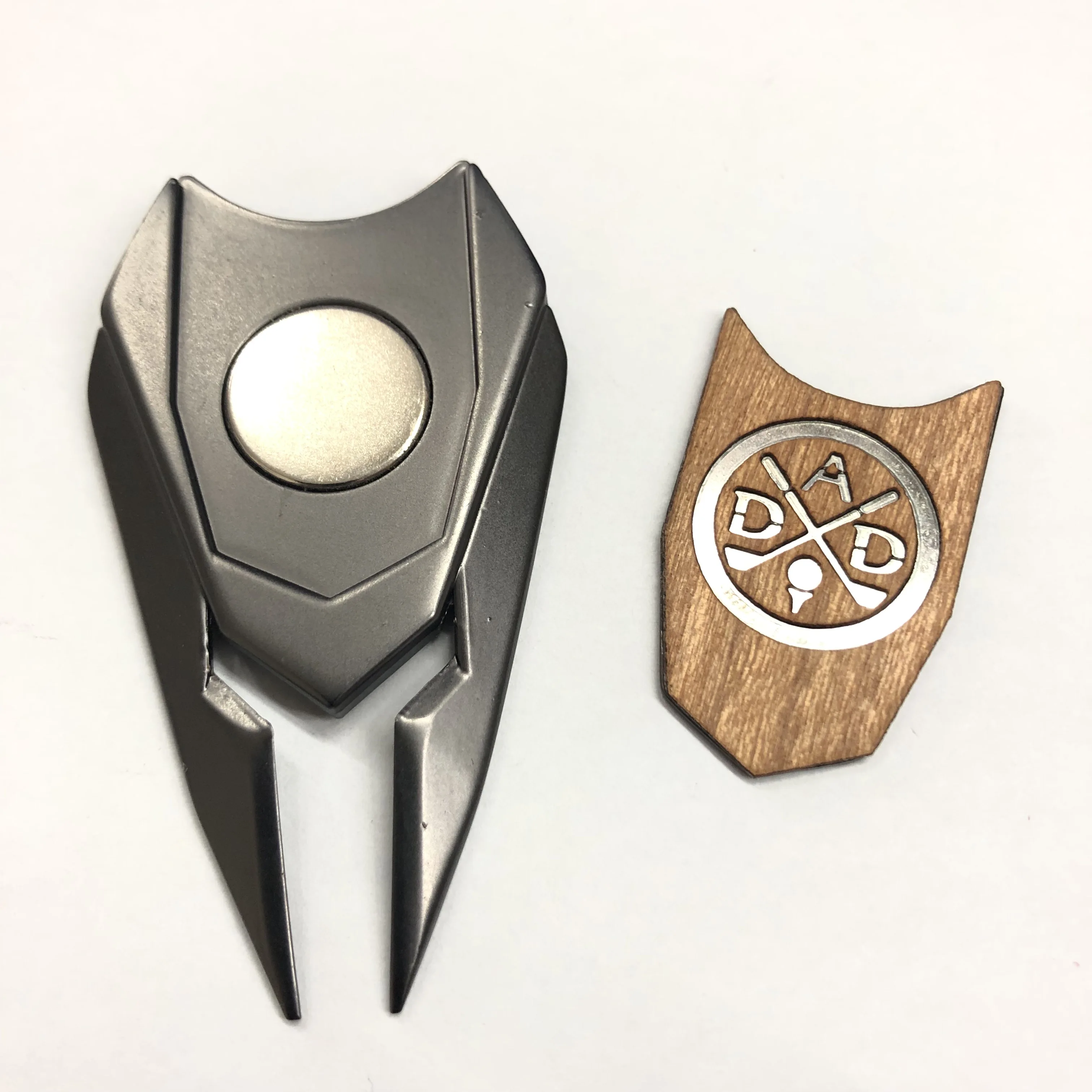 Hot Selling Half Shield Shape Golf Divot Tool For Gift Metal/wooden