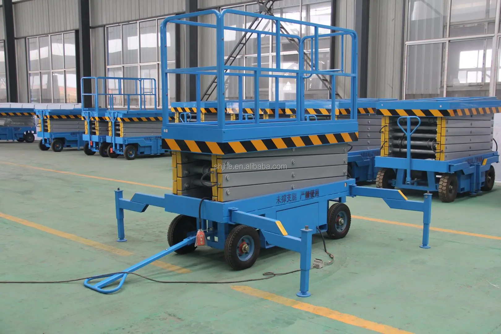 10 米高螺丝升降机电动剪刀升降机/智能剪刀汽车升降机/二手迷你汽车