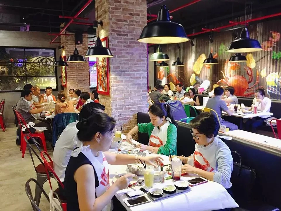 Factory Produce Lobster Crab Sea Food Custom Printed Dinning Apron Disposable Plastic Restaurant Bib