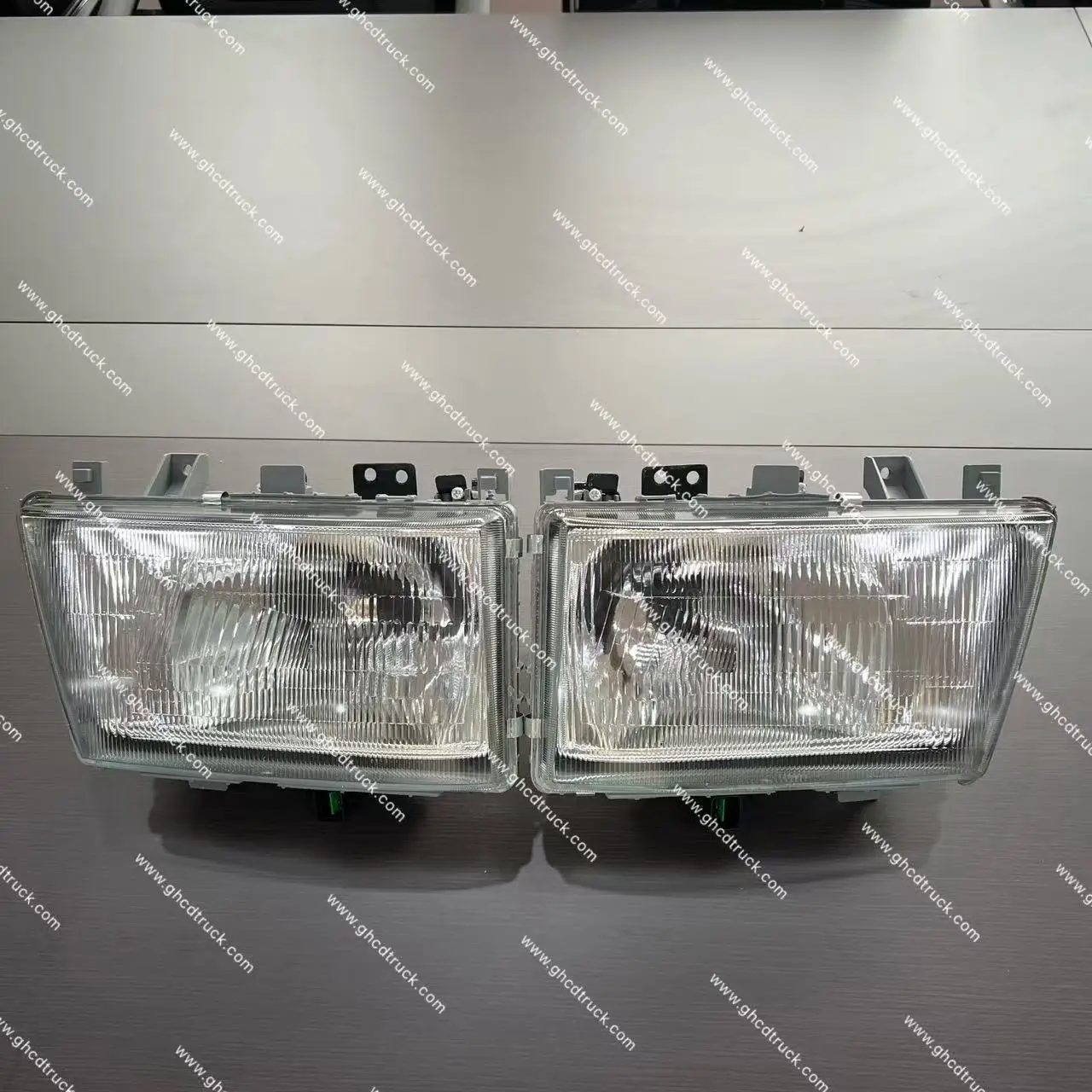 product ghcd original factory price headlamp for japanese truck for 05 years mitsubishi canter hino nissan isuzu-0