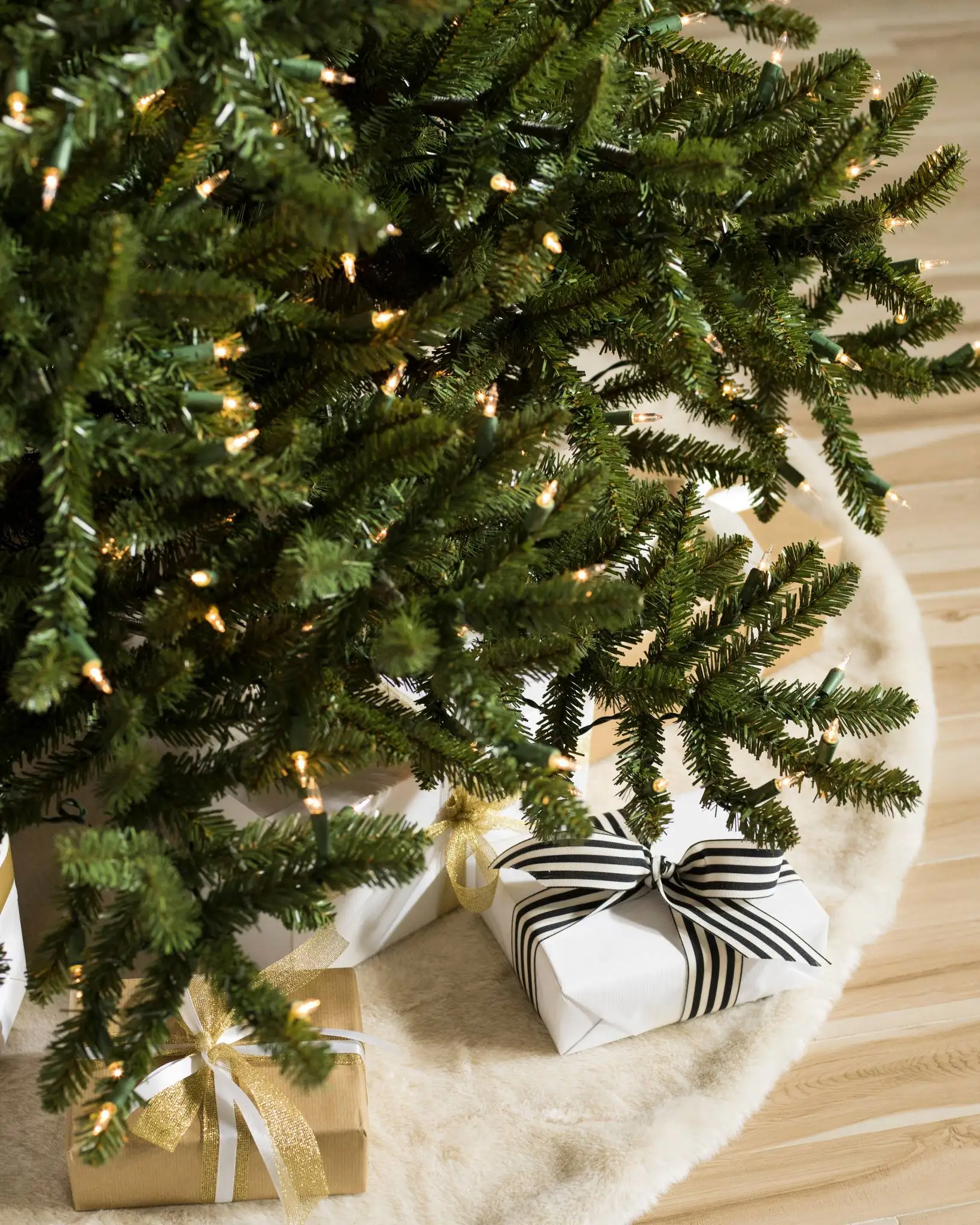 圣诞彩色定制设计派对家居装饰品现代光纤植绒圣诞树