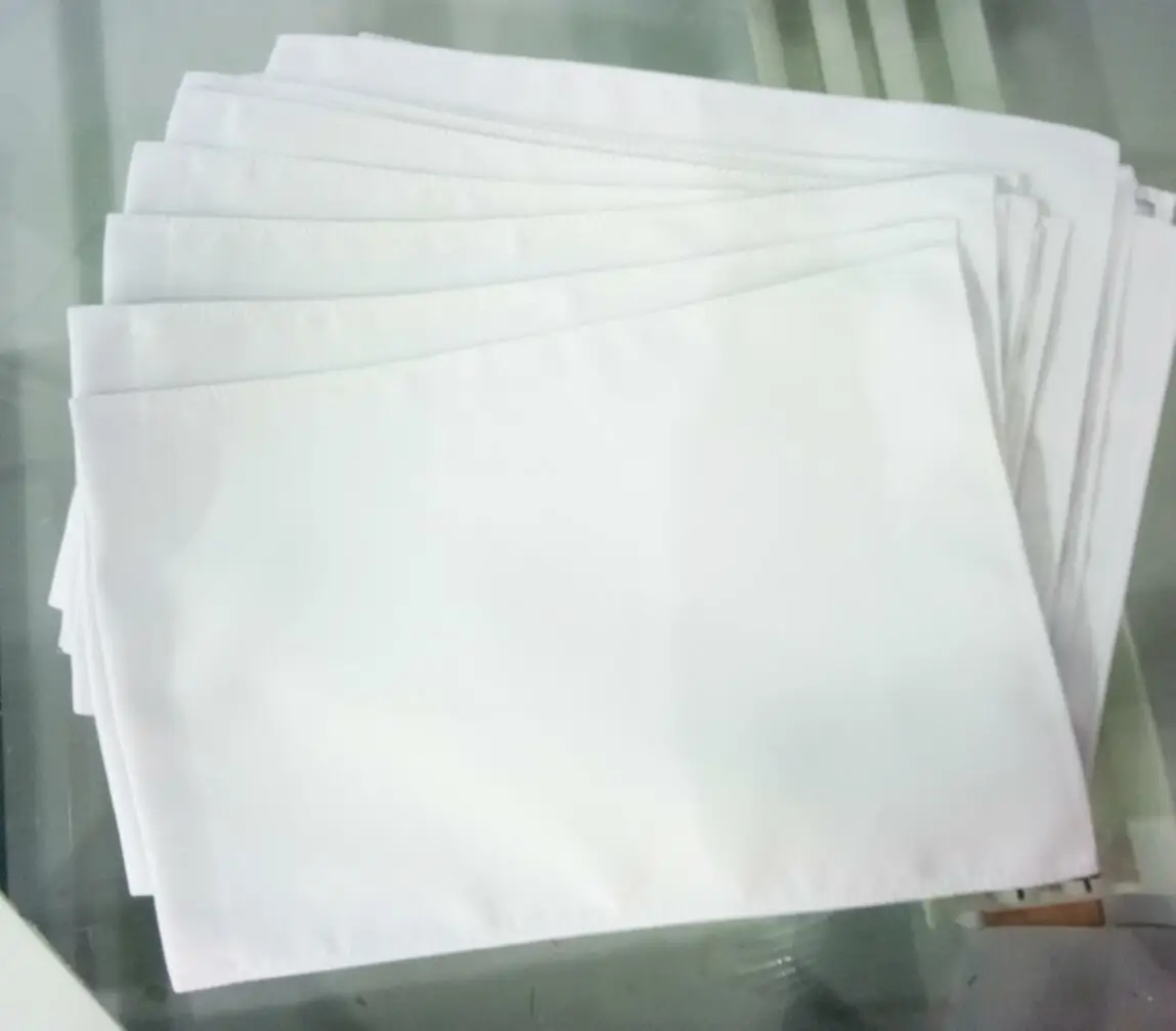 Blank garden flags.jpg