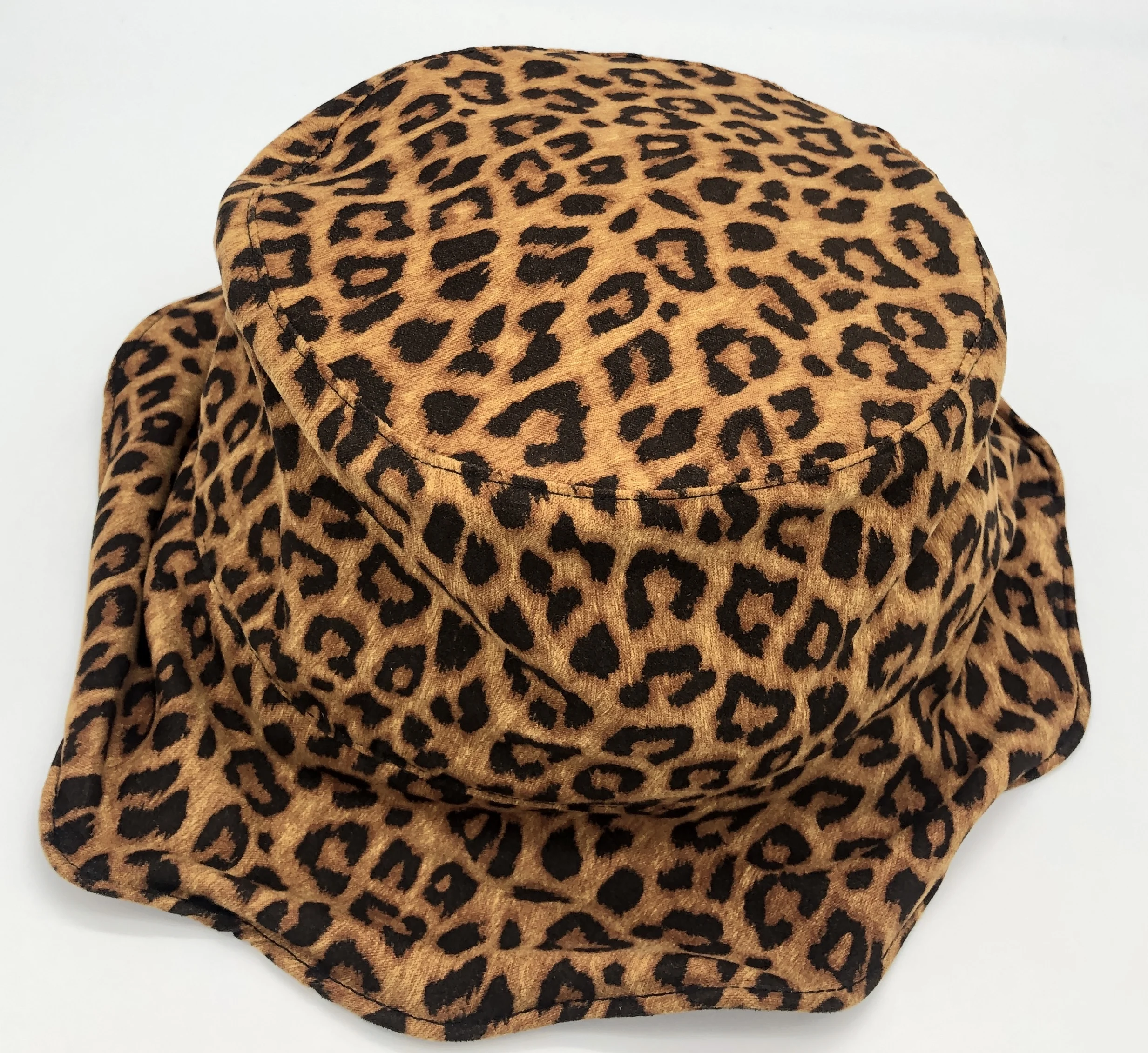 热销光面豹纹时装帽男女皆宜的时尚斗帽