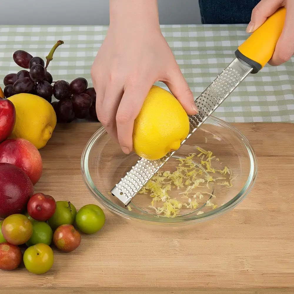 Multifunction Premium Stainless Steel Cheese Grater Slicer Handheld Fine Citrus Zester with PP Handle for Kitchen Restaurant manufacture