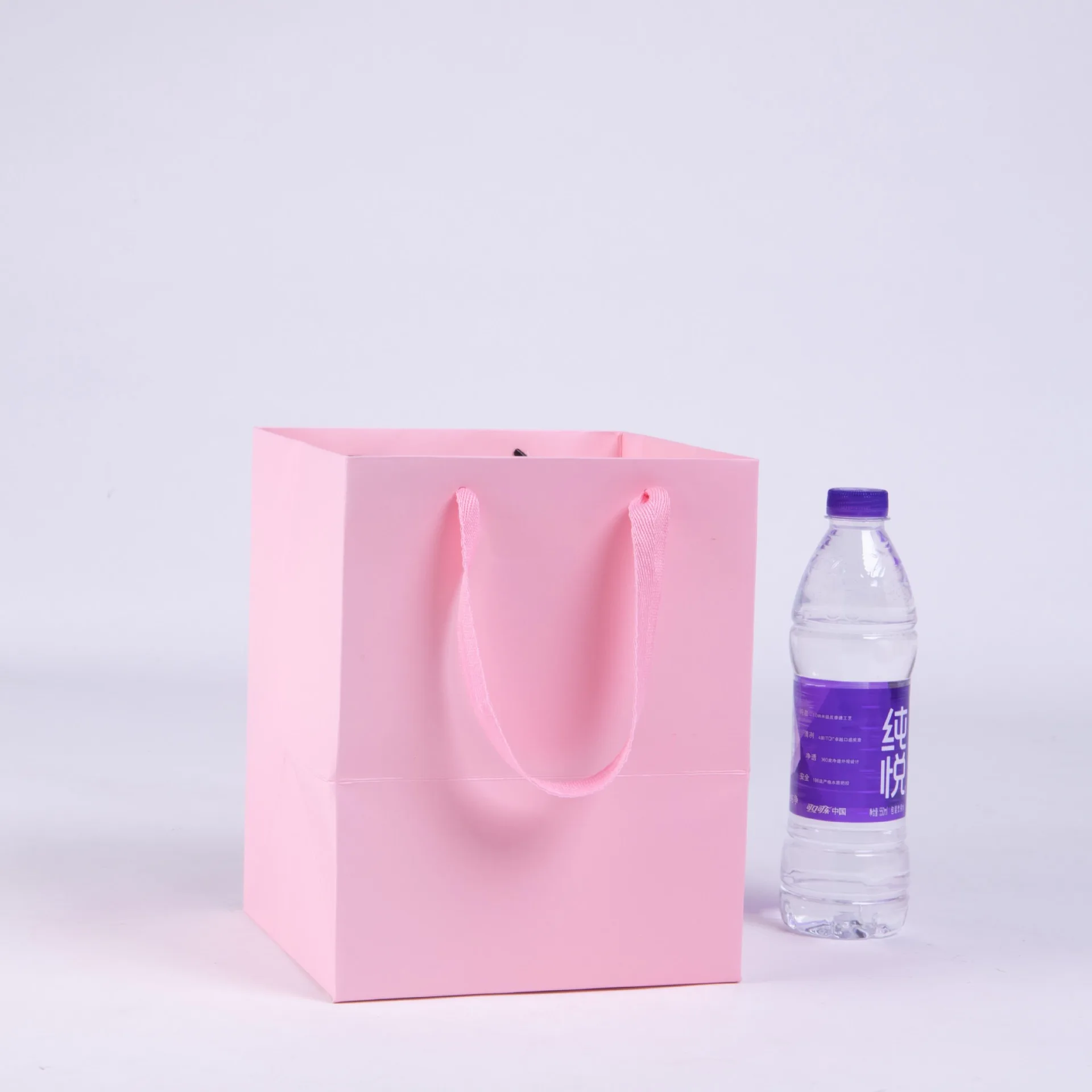 Wholesale Custom Logo Luxury Pink Gift Paper Bag With Handle - Buy Pink ...