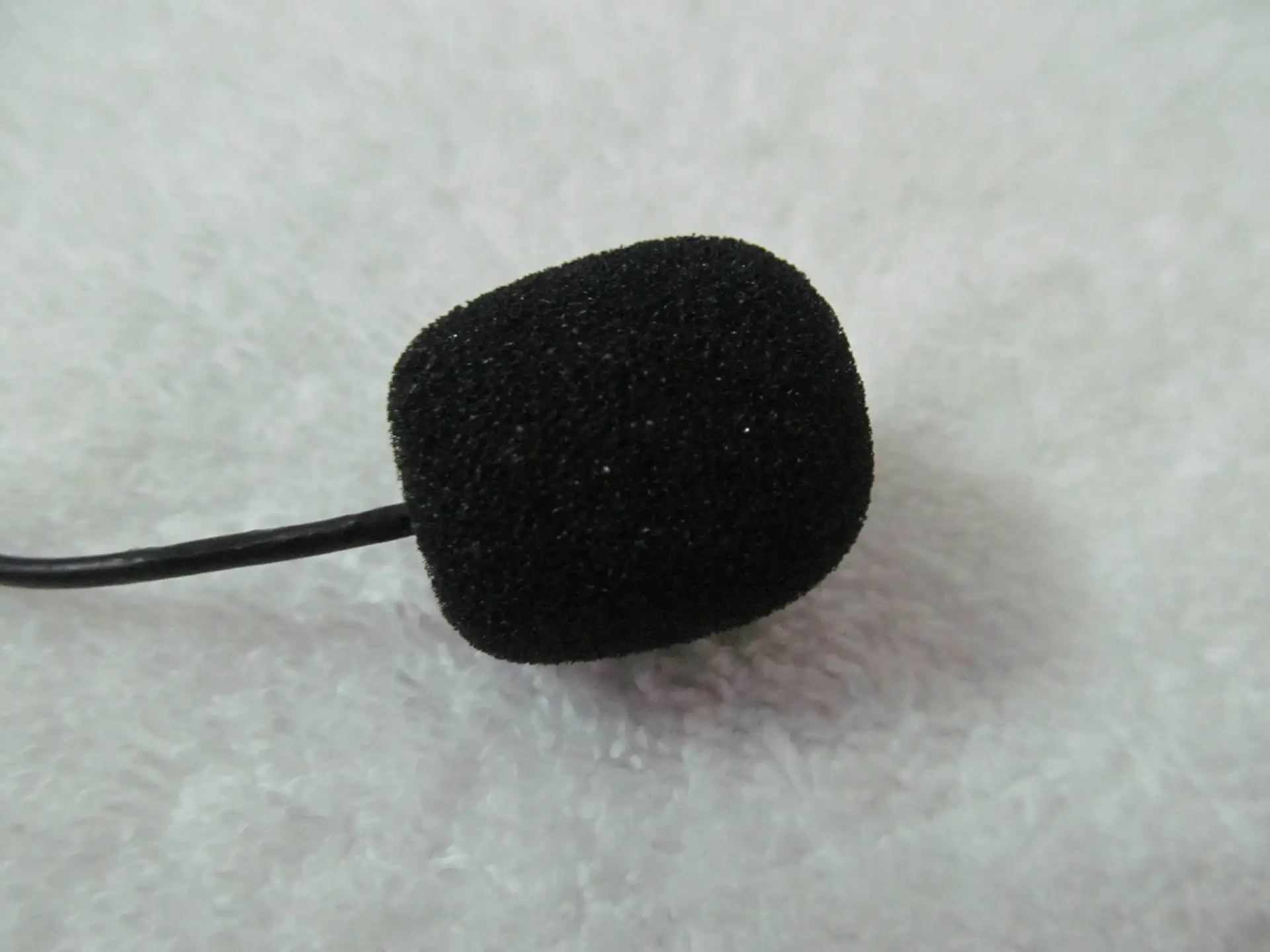 3.5mm Audio Hands Free Clip Camera Phone Sponge Mini Condenser Collar