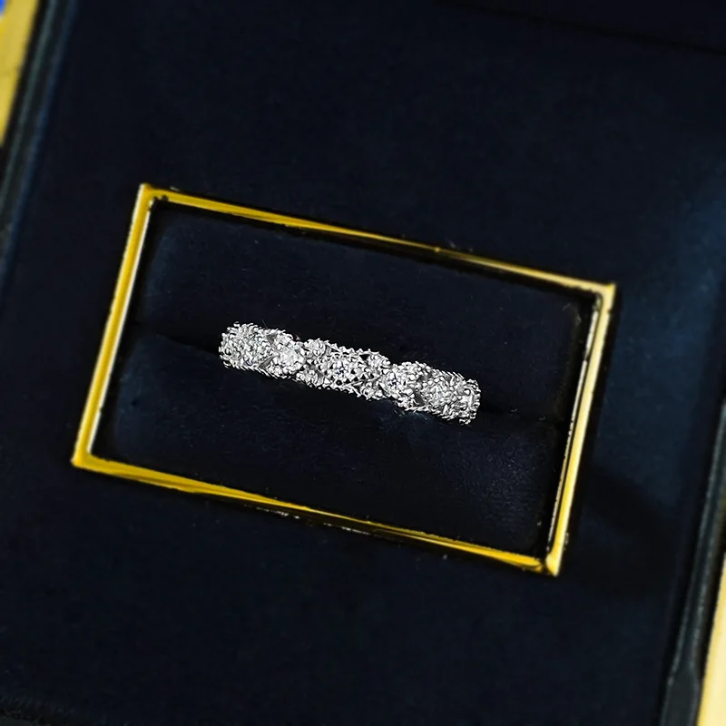 New S925 Silver Vintage Lace Ring Rhodium Plated Lab Diamond Fashionable Light Luxury Style Hollow Diamond Design