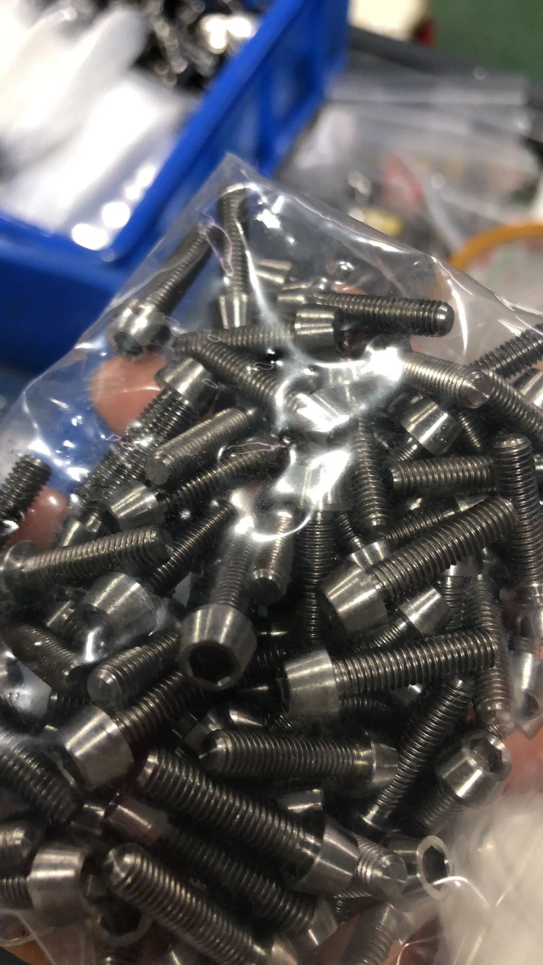 Tornillos De Titanio Gr5 Cabeza Botón Torx T40 - Medida M8 X 1.25, Varios Largos, Color Negro