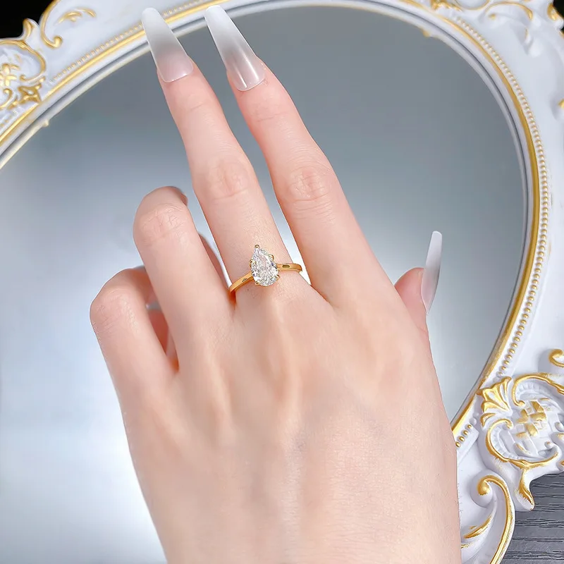 S925 Silver with 6*9mm Pear-Shaped White Diamond Daily Fashion with European and American Style for Weddings and Parties