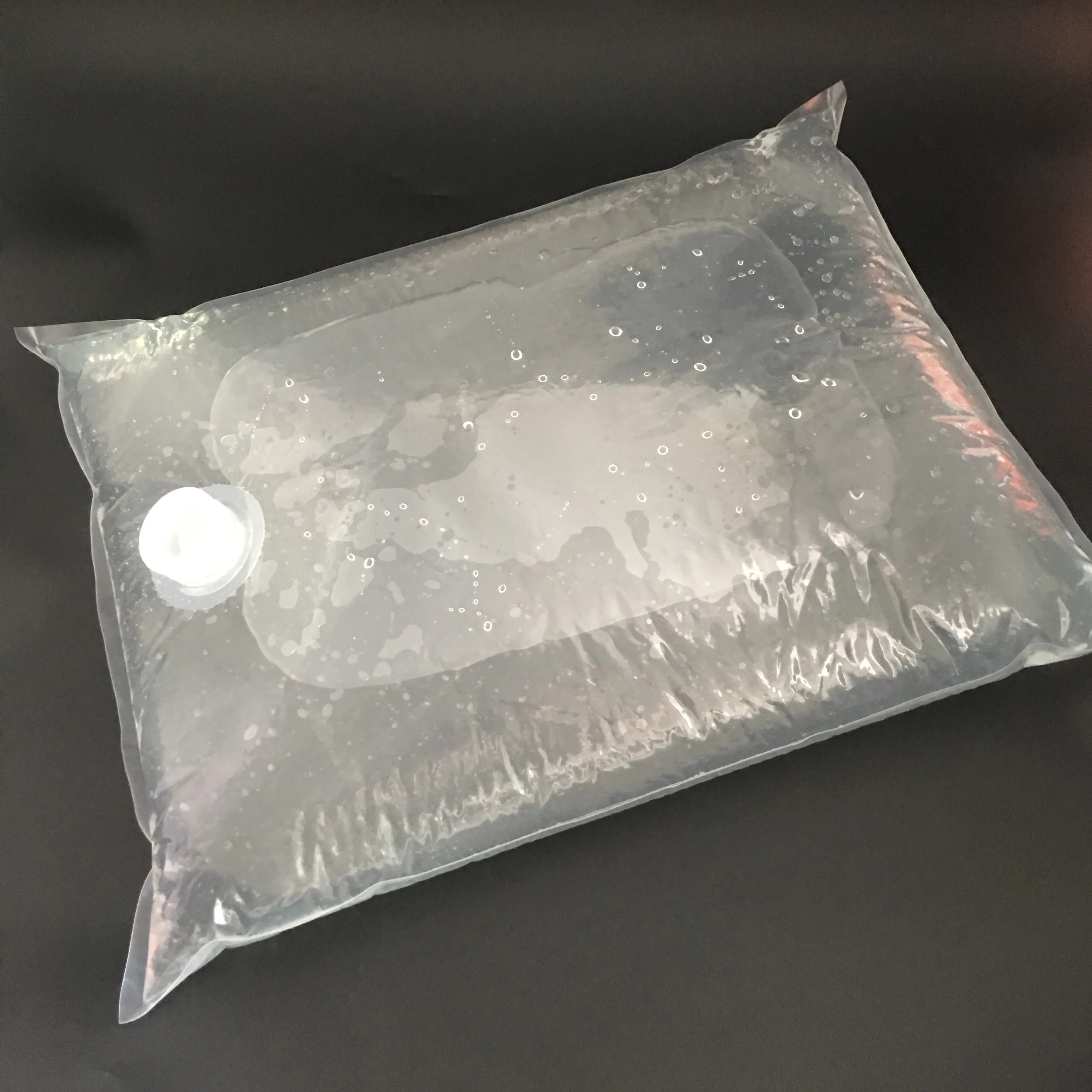 buy 定制尺寸食品级材料无菌透明水袋运输液体包装袋,压缩阻力饮用