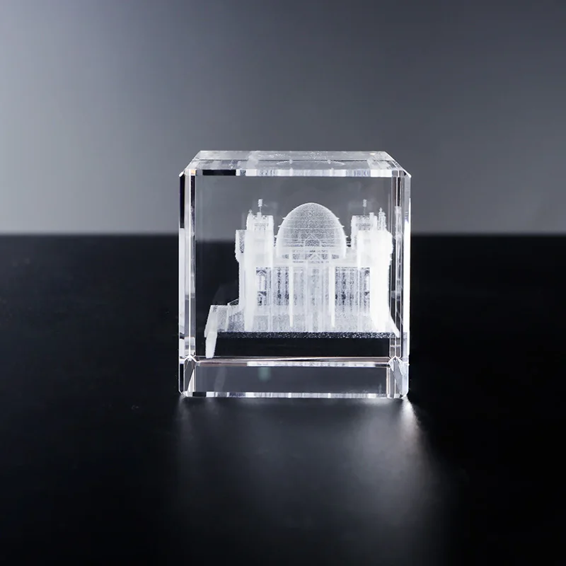 3D Laser Engraved Crystal Cube German Rechtstag Building Model for Small Tourist Souvenir and Handcrafted Crystal Gifts manufacture