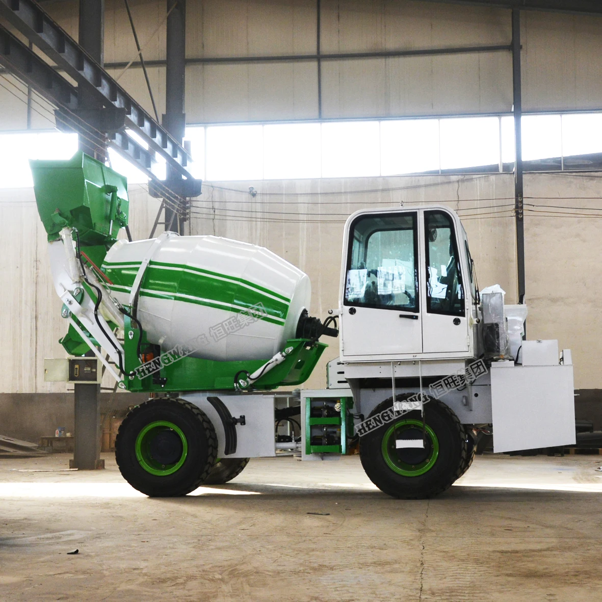 自加载移动混凝土mixe/rconcrete搅拌机泵/带泵的混凝土搅拌机