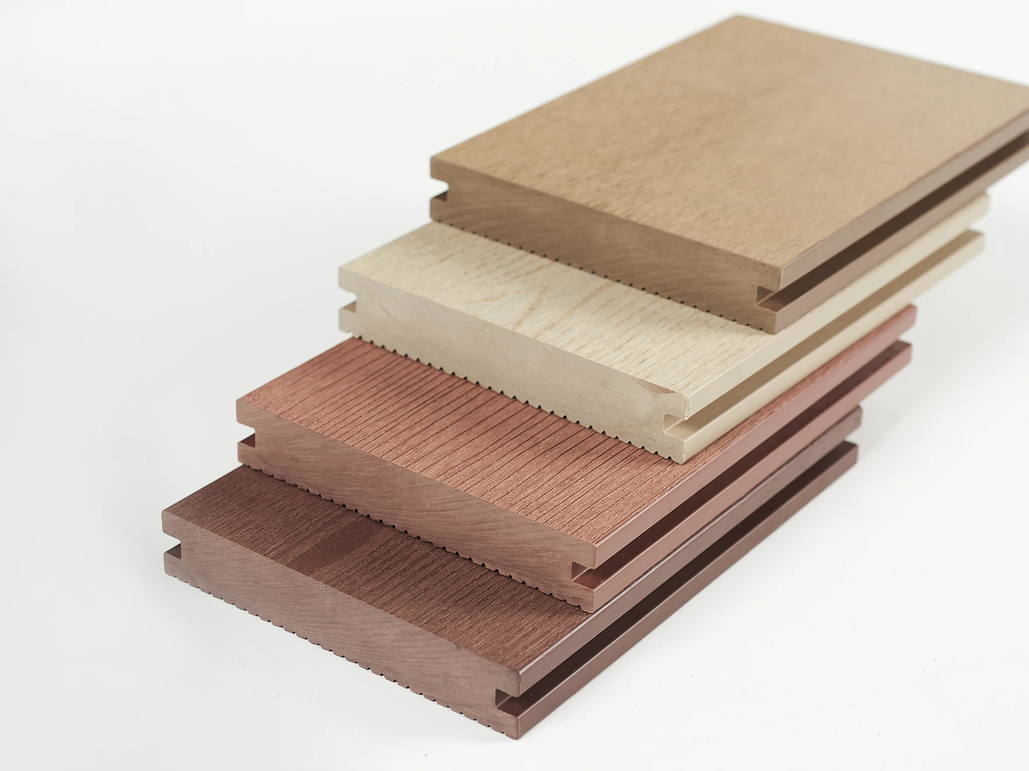 材料 木塑堆肥 (也叫wpc) 尺寸 宽度: 145毫米,厚度 (高度): 20毫米